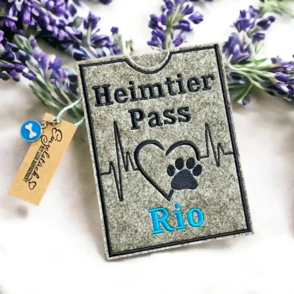Heimtierpass - Impfpass Hülle Bestickt und Personalisiert
