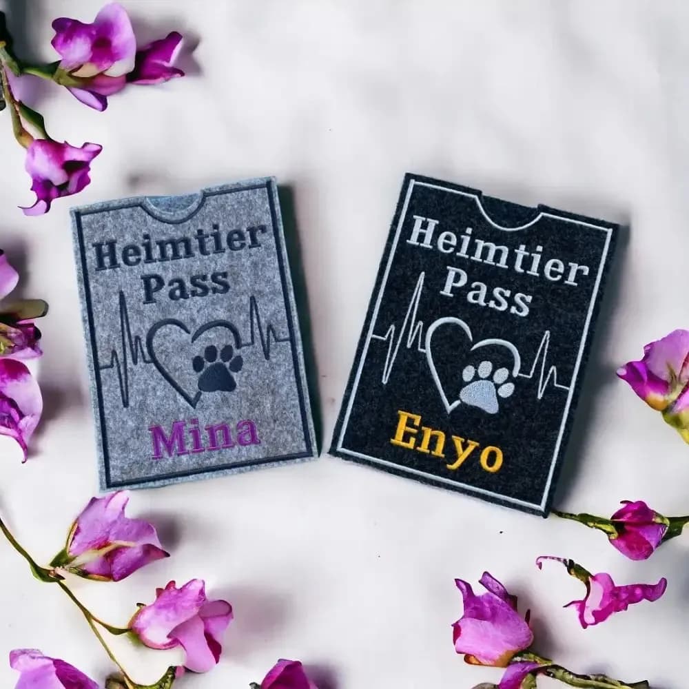 Heimtierpass - Impfpass Hülle Bestickt und Personalisiert