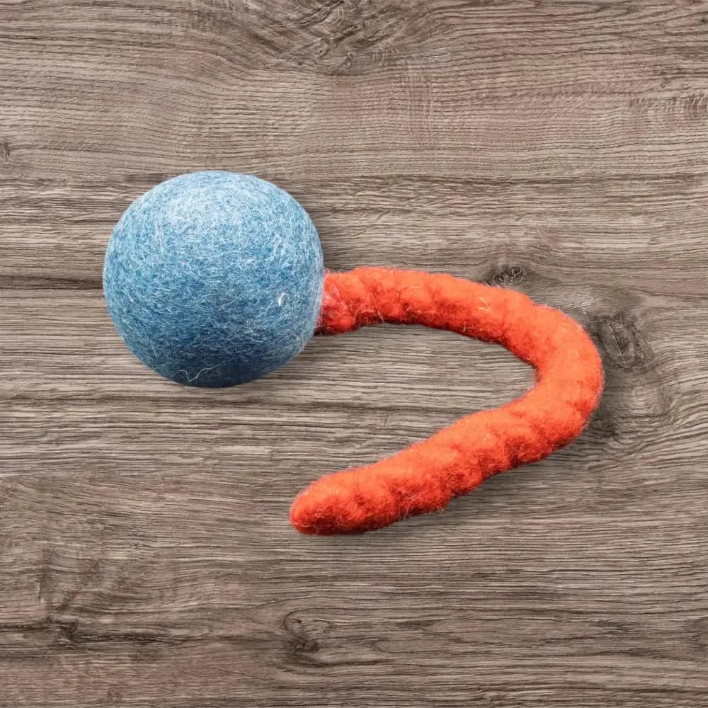 Jumping Schleuder-Filzball aus regionaler Bio-Schurwolle