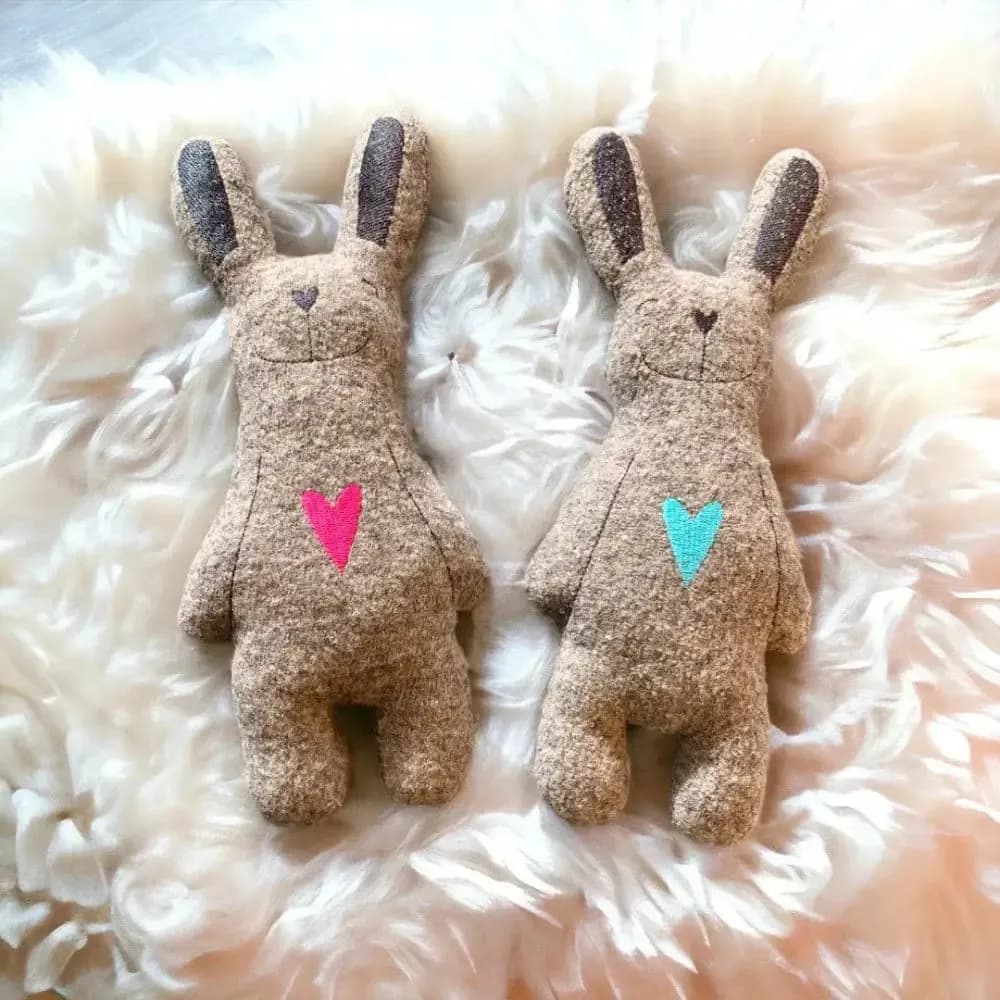 Liebhabunny Hundespielzeug aus Schurwolle