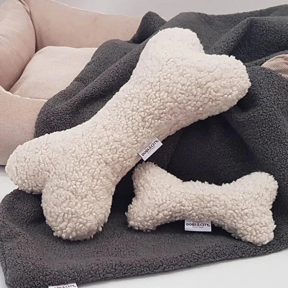 Plüschknochen Paddy - Nachhaltiges Hundespielzeug